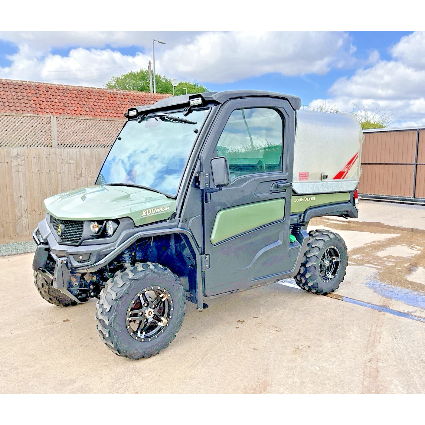 2018 ROAD LEGAL JOHN DEERE 865M GATOR